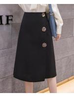 พรีออเดอร์ กระโปรงสั้น กระโปรงทำงาน แต่งกระดุมเม็ดใหญ่ ยาวคลุมเข่า ใส่ทำงานได้สี ดำ ครีม พรีออเดอร์ กระโปรงสั้น กระโปรงทำงาน แต่งกระดุมเม็ดใหญ่ ยาวคลุมเข่า ใส่ทำงานได้สี ดำ ครีม