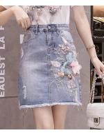พรีออเดอร์ กระโปรงสั้น กระโปรงยีนส์ปักดอกไม้เก๋ เสื้อผ้าแฟชั่นผู้หญิง สียีนส์อ่อน พรีออเดอร์ กระโปรงสั้น กระโปรงยีนส์ปักดอกไม้เก๋ เสื้อผ้าแฟชั่นผู้หญิง สียีนส์อ่อน